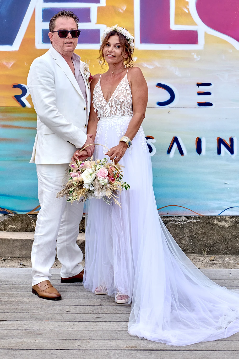 Création unique – Robe de mariée en dentelle végétale, soie et tulle souple. Cr : Lou Denim