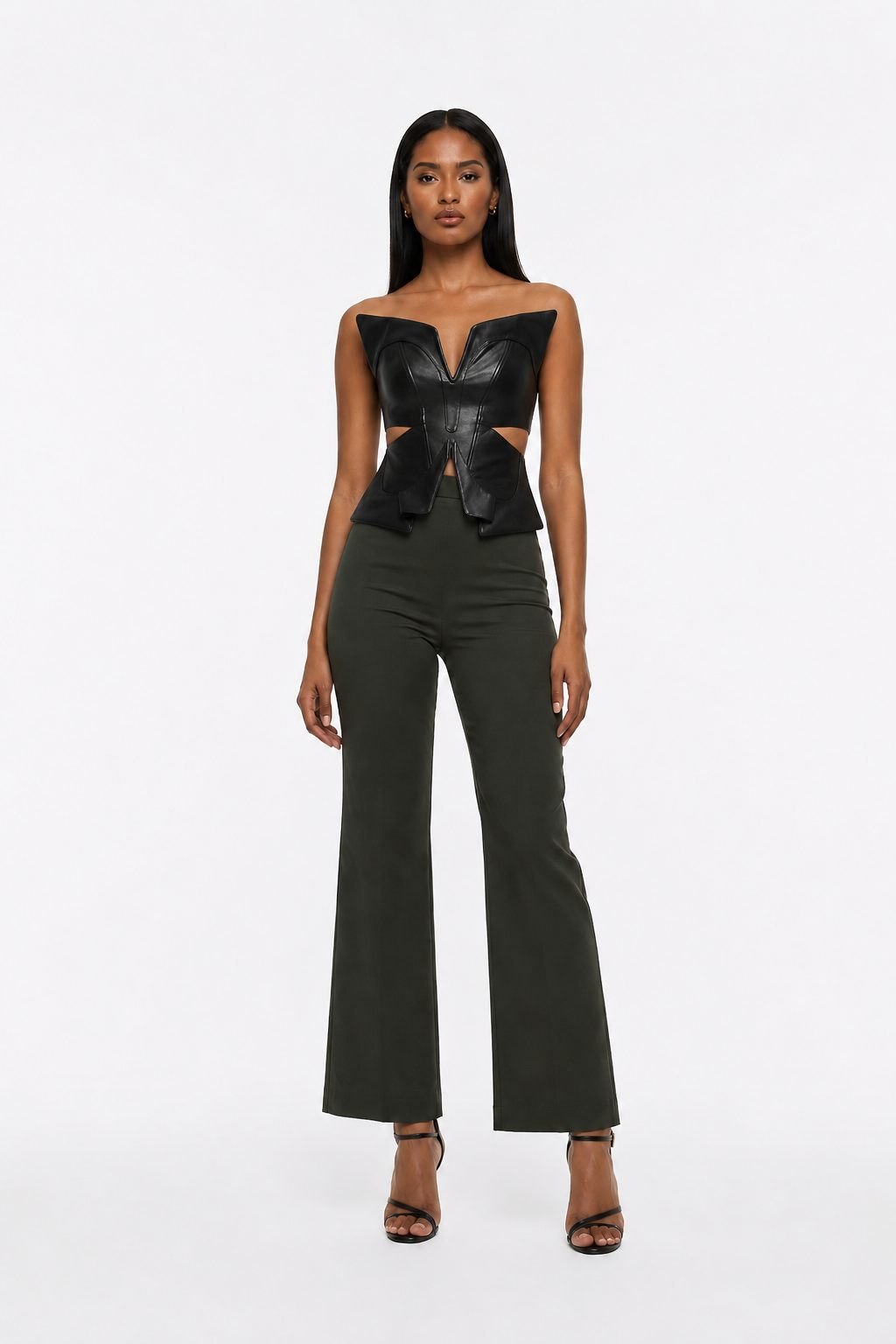 Pantalon bootcut porté dans la campagne Papiyon Volé