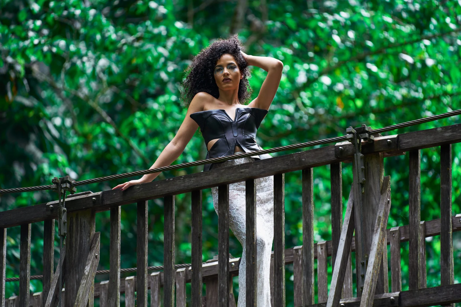 Bustier papillon en cuir — vue 4