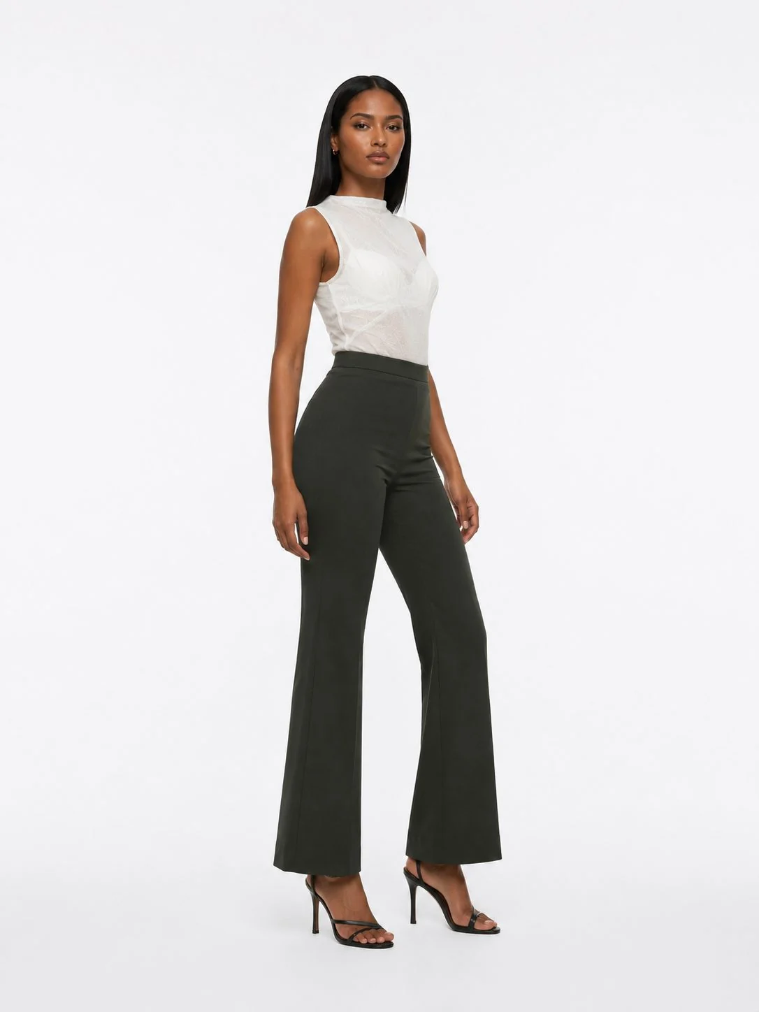 Pantalon bootcut — vue 3